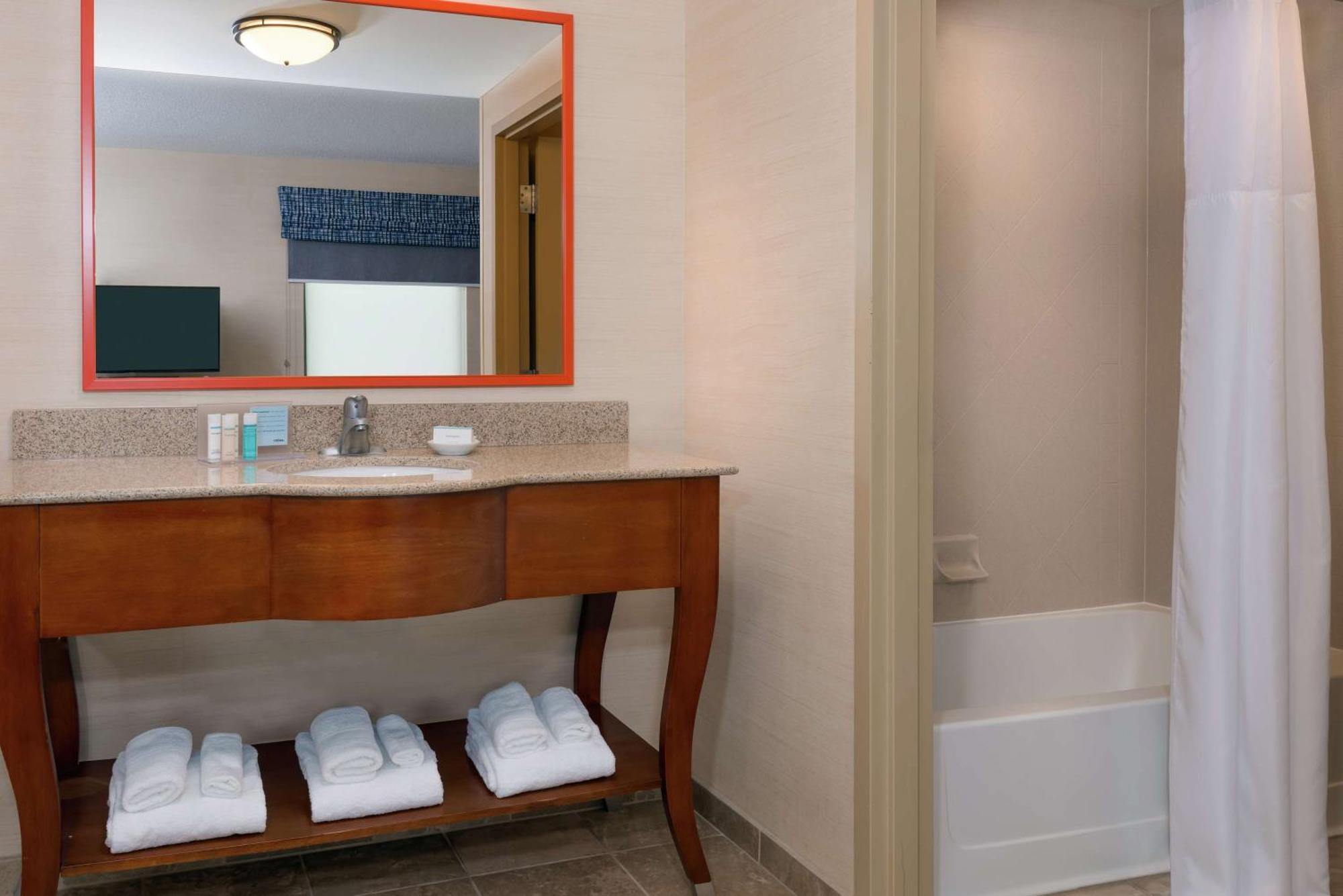 Hampton Inn Springfield South Энфилд Экстерьер фото
