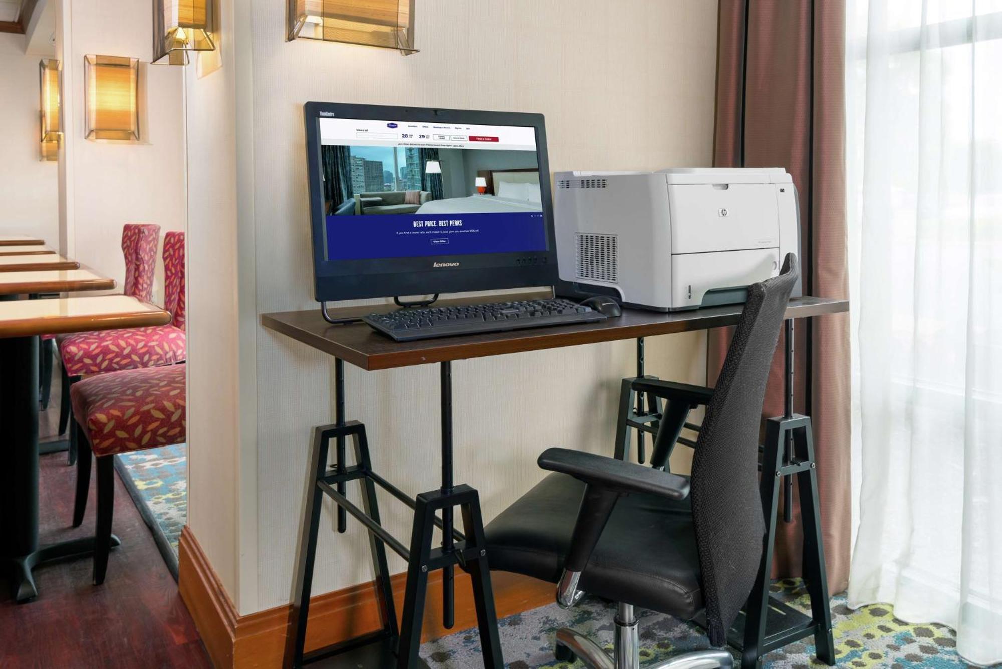 Hampton Inn Springfield South Энфилд Экстерьер фото