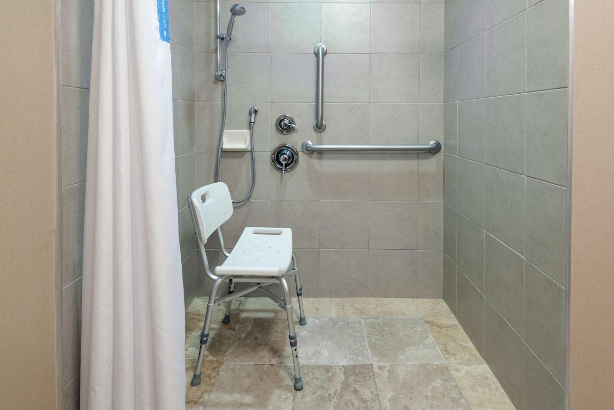 Hampton Inn Springfield South Энфилд Экстерьер фото