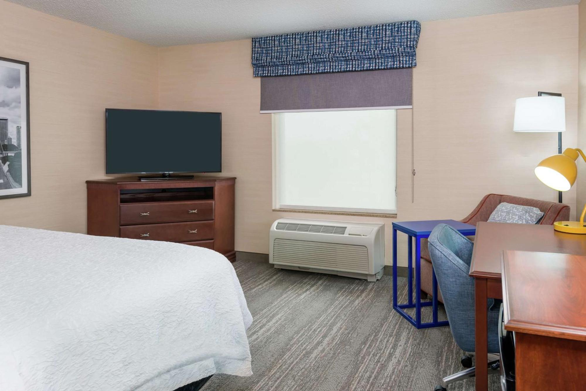Hampton Inn Springfield South Энфилд Экстерьер фото