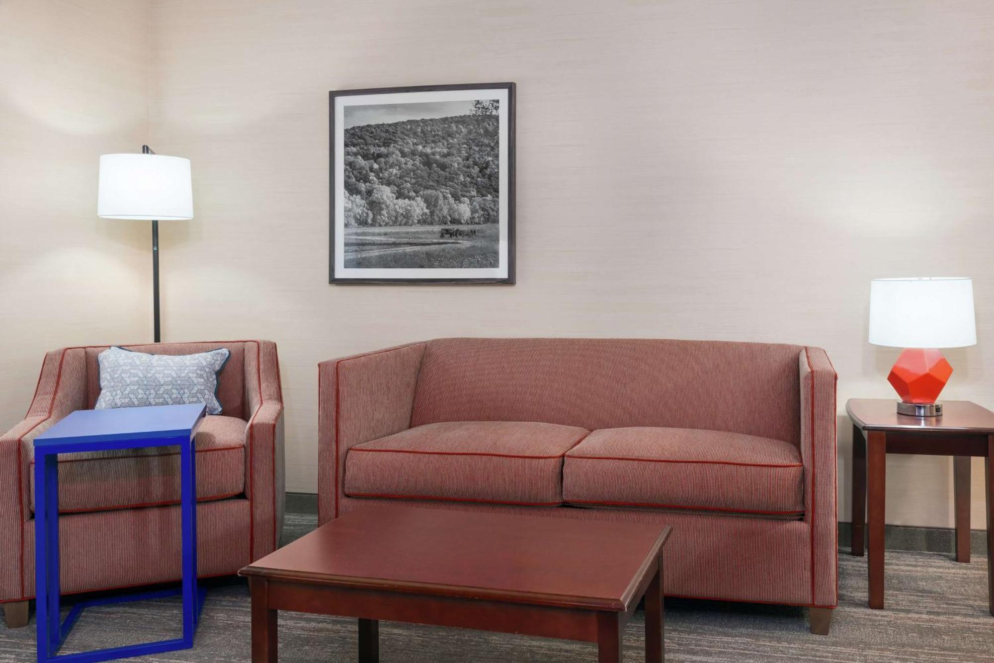 Hampton Inn Springfield South Энфилд Экстерьер фото