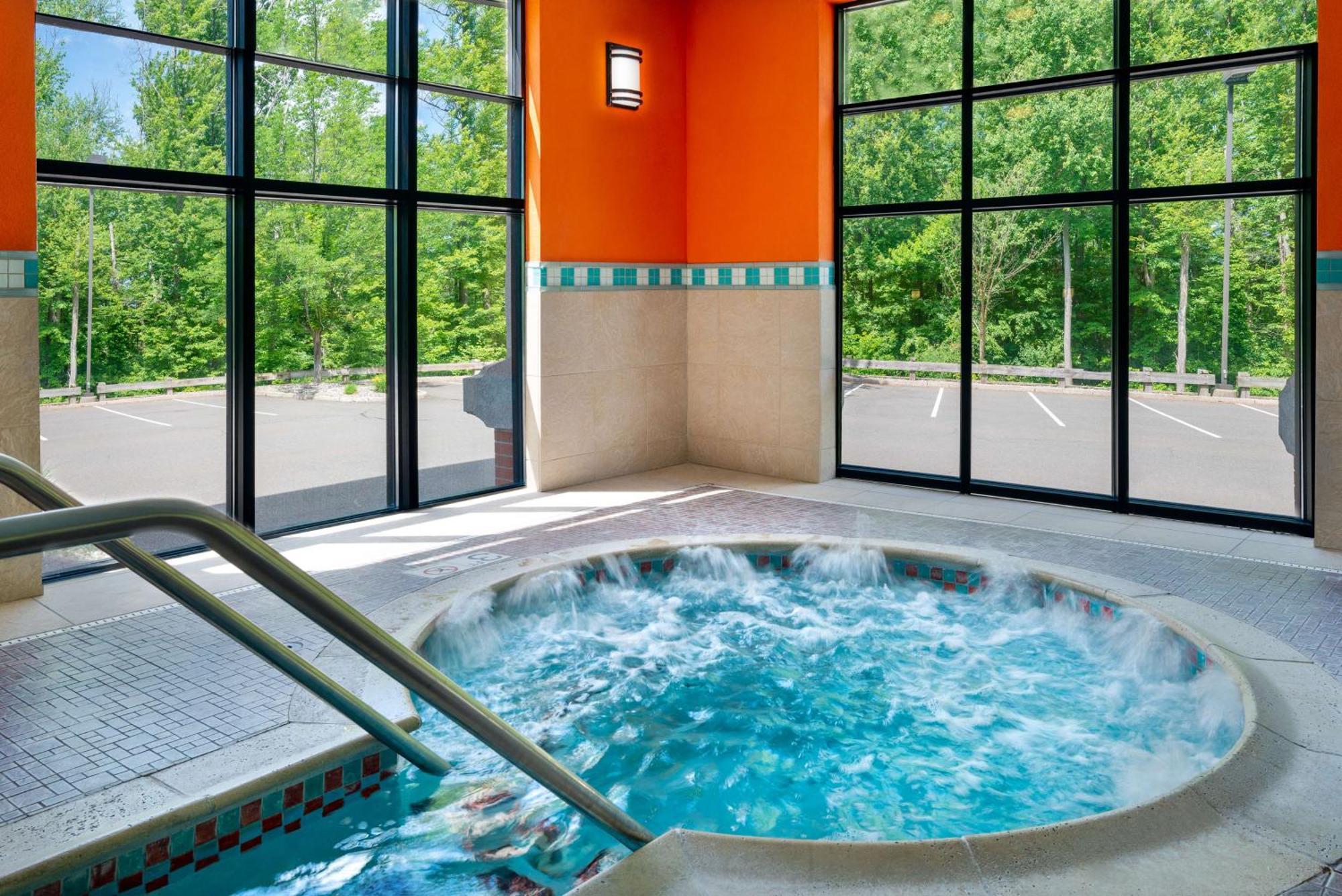 Hampton Inn Springfield South Энфилд Экстерьер фото