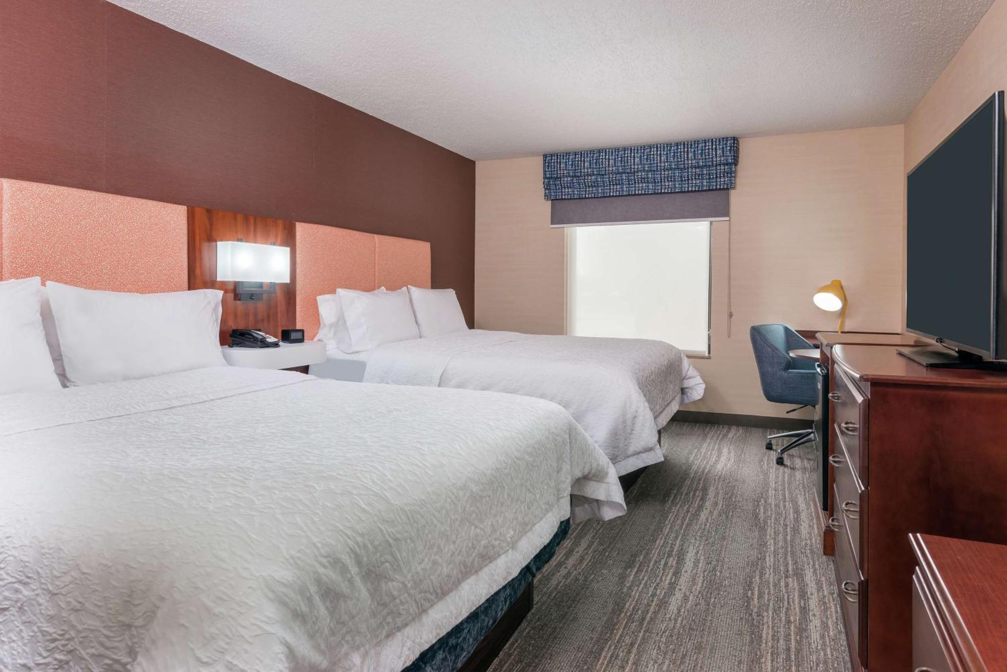 Hampton Inn Springfield South Энфилд Экстерьер фото