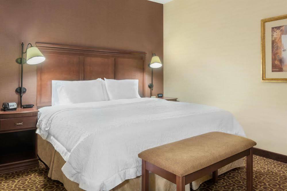 Hampton Inn Springfield South Энфилд Экстерьер фото